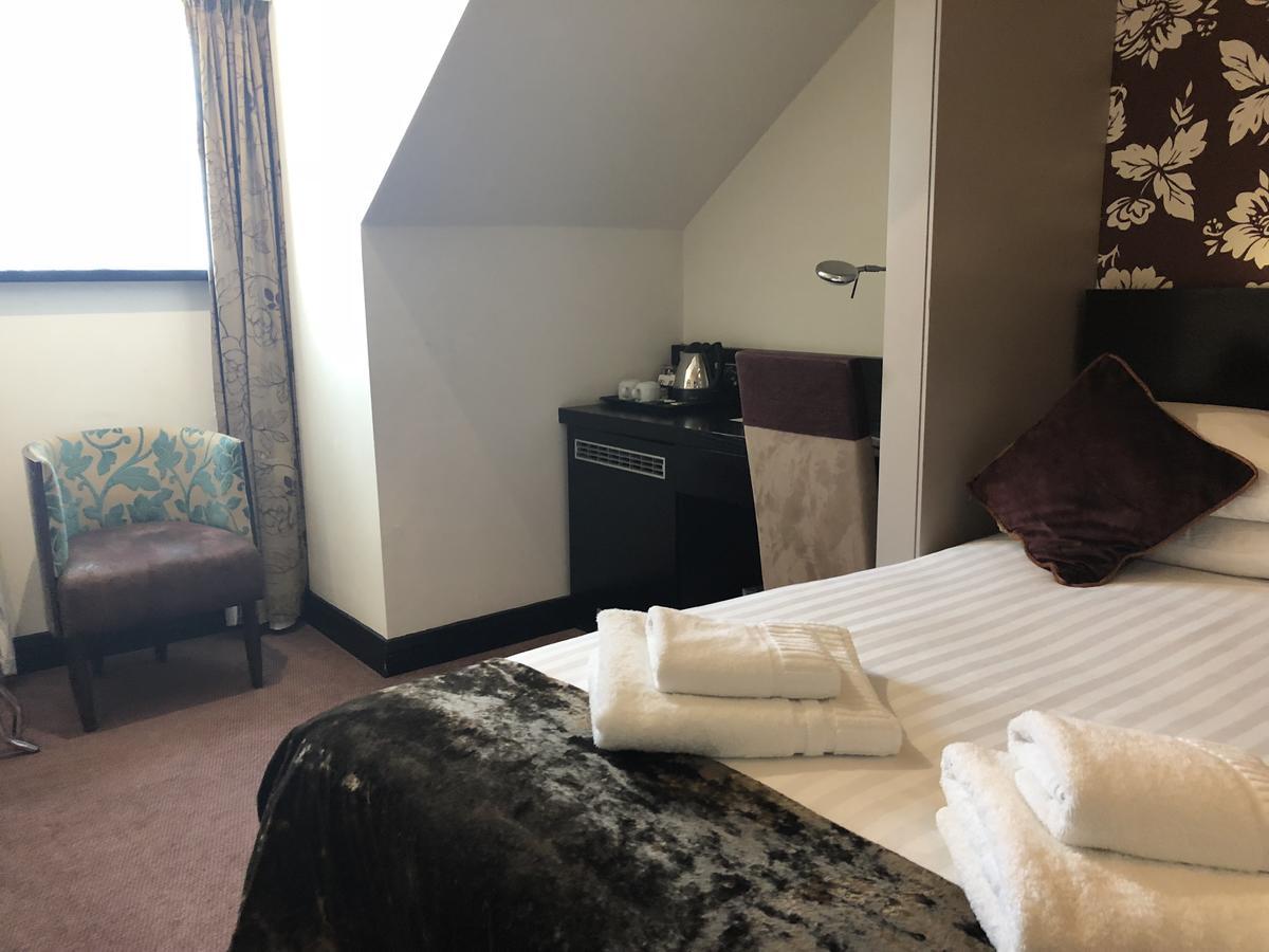 The Bluebell Hotel Neath Dış mekan fotoğraf