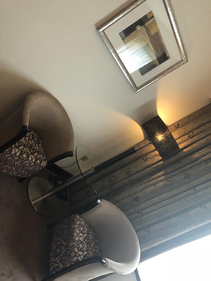 The Bluebell Hotel Neath Dış mekan fotoğraf