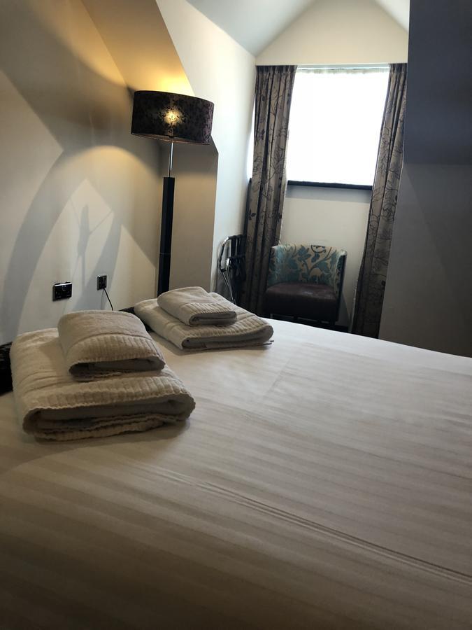 The Bluebell Hotel Neath Dış mekan fotoğraf